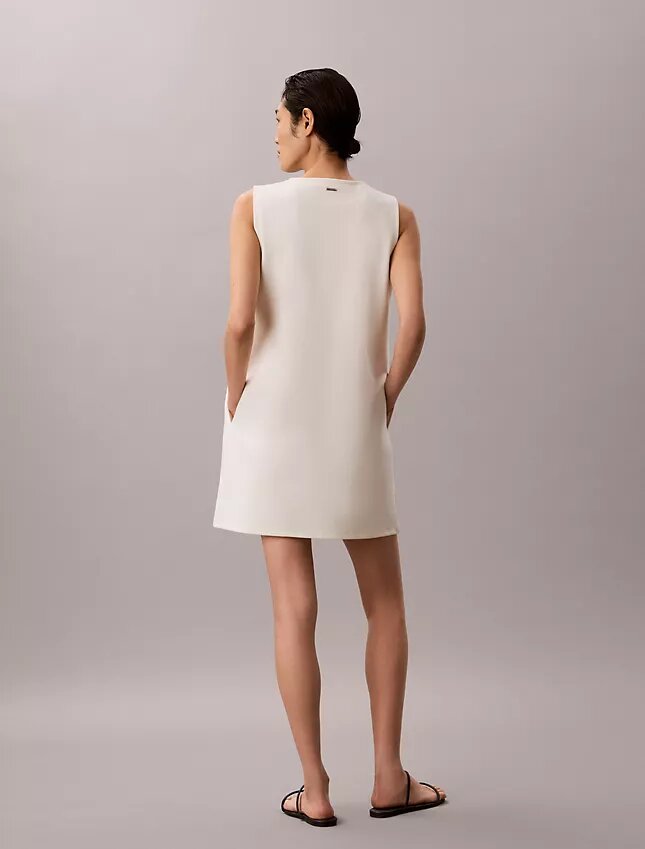 Minivestido de entrelazado con cuello en V Minivestido de entrelazado con cuello en V