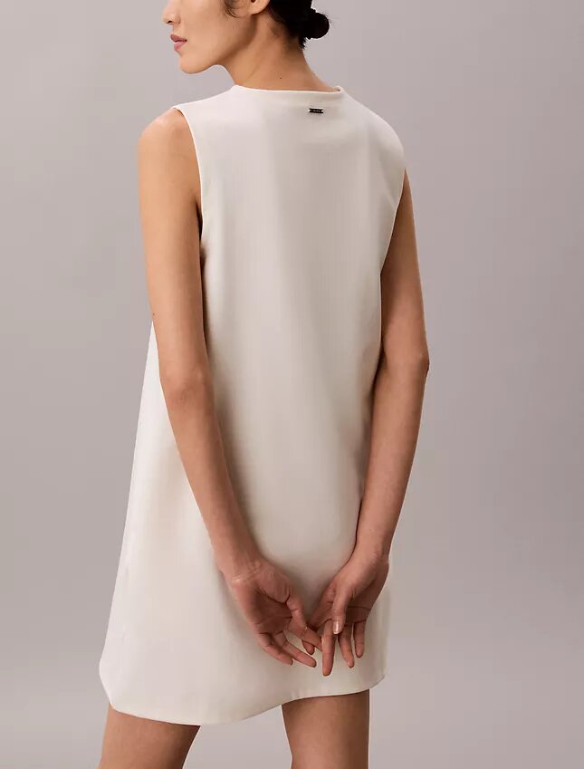 Minivestido de entrelazado con cuello en V Minivestido de entrelazado con cuello en V