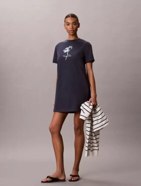 Minivestido tipo camiseta con estampado floral