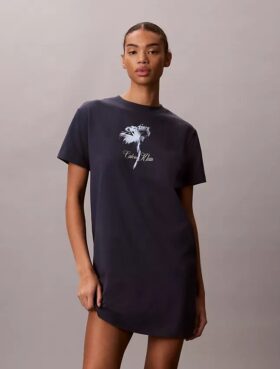 Minivestido tipo camiseta con estampado floral