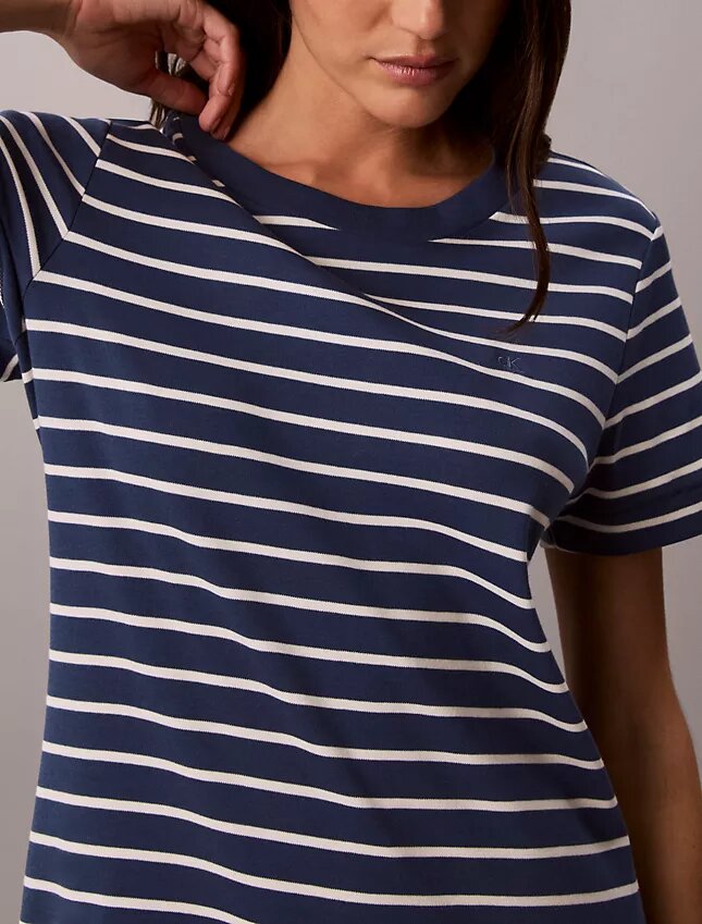 Minivestido tipo camiseta con Monogram Minivestido tipo camiseta con Monogram