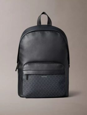 Mochila con el logotipo Monogram en toda la superficie