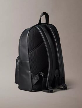 Mochila con el logotipo Monogram en toda la superficie