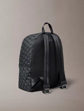 Mochila con el logotipo Monogram en toda la superficie