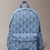 Mochila con logotipo y emblema integral en Denim Mochila con logotipo y emblema integral en Denim