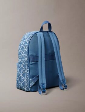 Mochila con logotipo y emblema integral en Denim