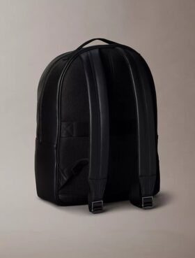 Mochila con Monogram en relieve