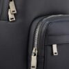 Mochila redonda con logotipo en relieve