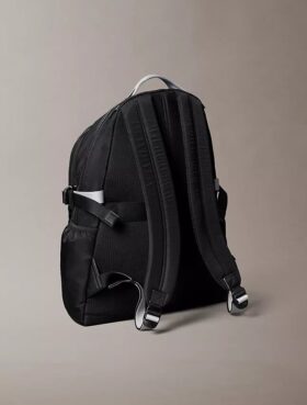 Mochila redonda con parte delantera de malla