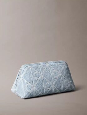 Neceser de Denim con el logotipo del emblema por toda la superficie