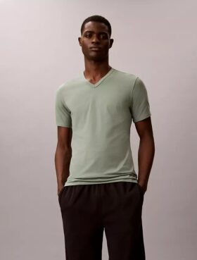 Pack de 3 camisetas de cuello en V de corte ajustado en mezcla Cotton Stretch Pack de 3 camisetas de cuello en V de corte ajustado en mezcla Cotton Stretch