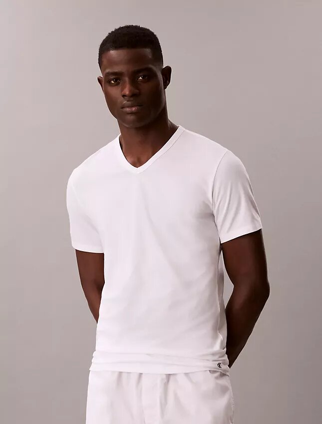 Pack de 3 camisetas de cuello en V de corte ajustado en mezcla Cotton Stretch Pack de 3 camisetas de cuello en V de corte ajustado en mezcla Cotton Stretch