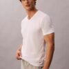 Pack de 3 camisetas de cuello en V de corte ajustado en mezcla Cotton Stretch Pack de 3 camisetas de cuello en V de corte ajustado en mezcla Cotton Stretch
