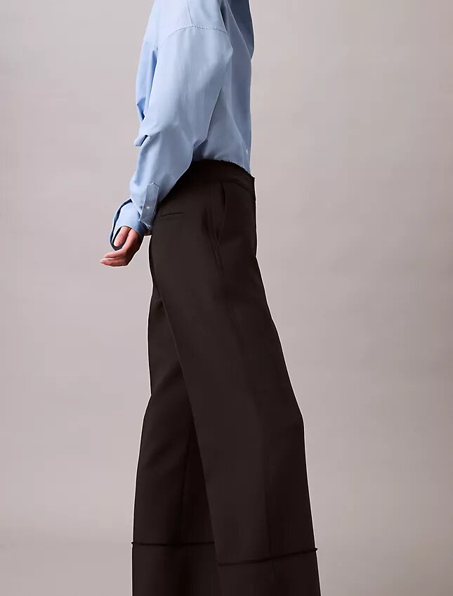 Pantalón con bordes sin rematar Pantalón con bordes sin rematar