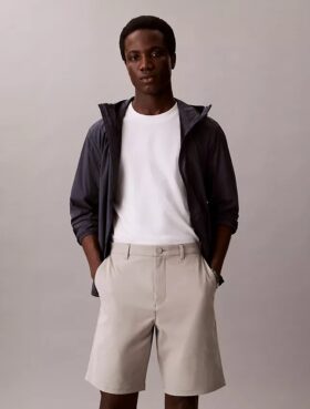 Pantalón corto Stretch Tech de 23 cm