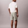 Pantalón corto Stretch Tech de 23 cm