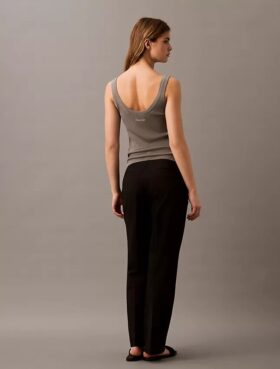 Pantalón recto elástico refinado