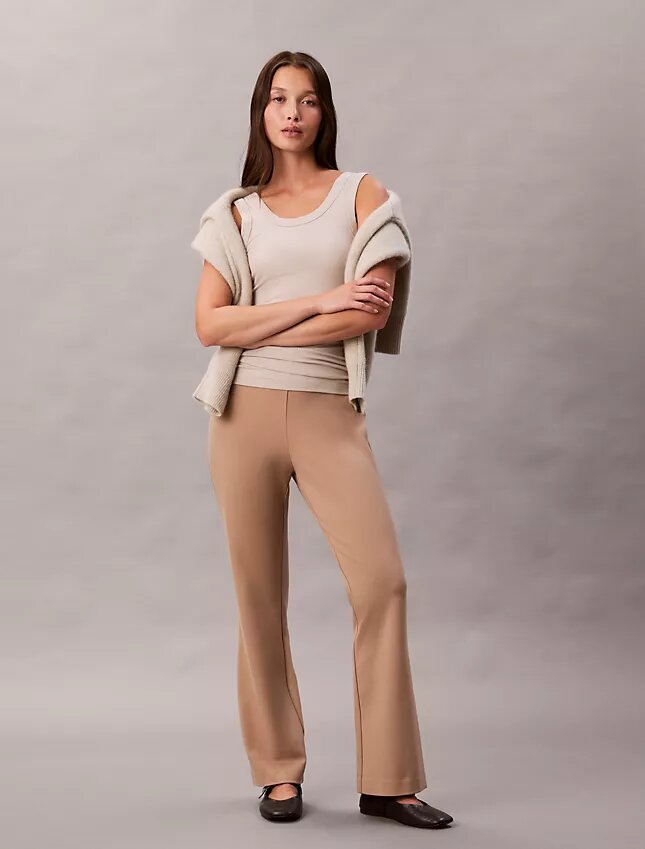 Pantalones acampanados ajustados de ponte Pantalones acampanados ajustados de ponte