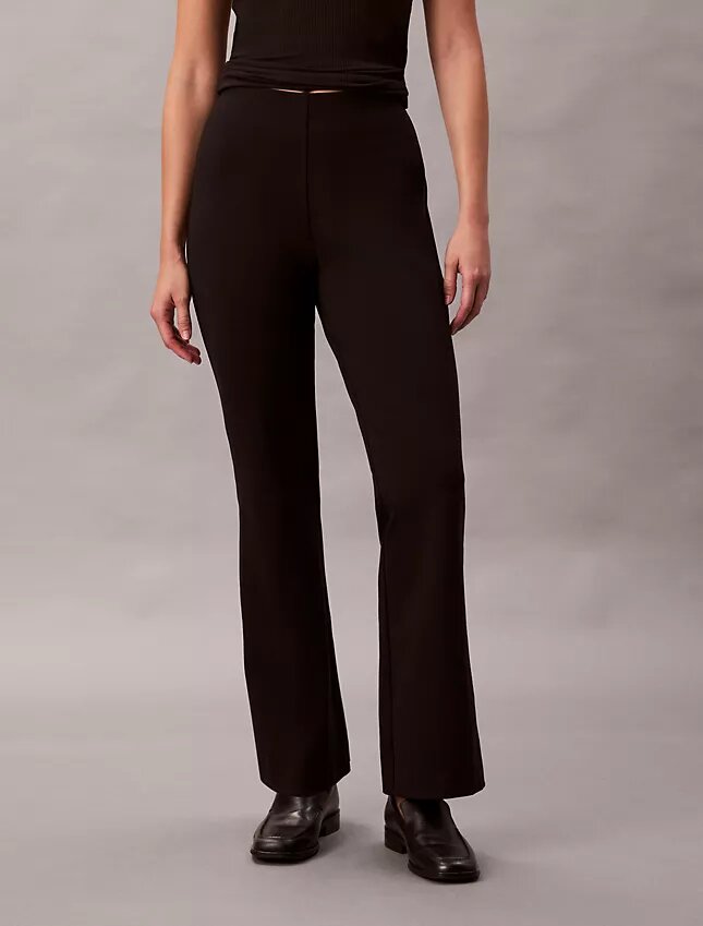 Pantalones acampanados ajustados de ponte Pantalones acampanados ajustados de ponte