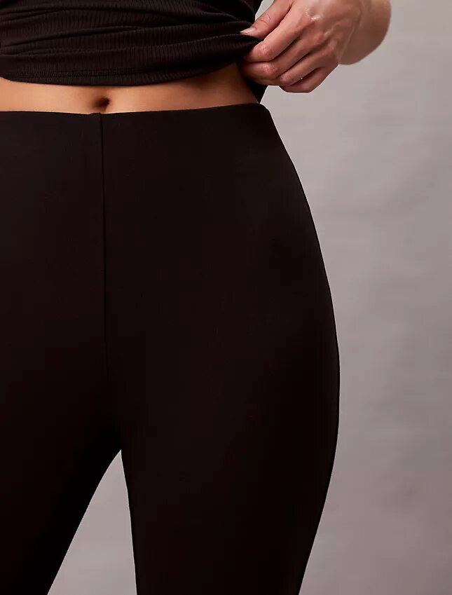 Pantalones acampanados ajustados de ponte Pantalones acampanados ajustados de ponte