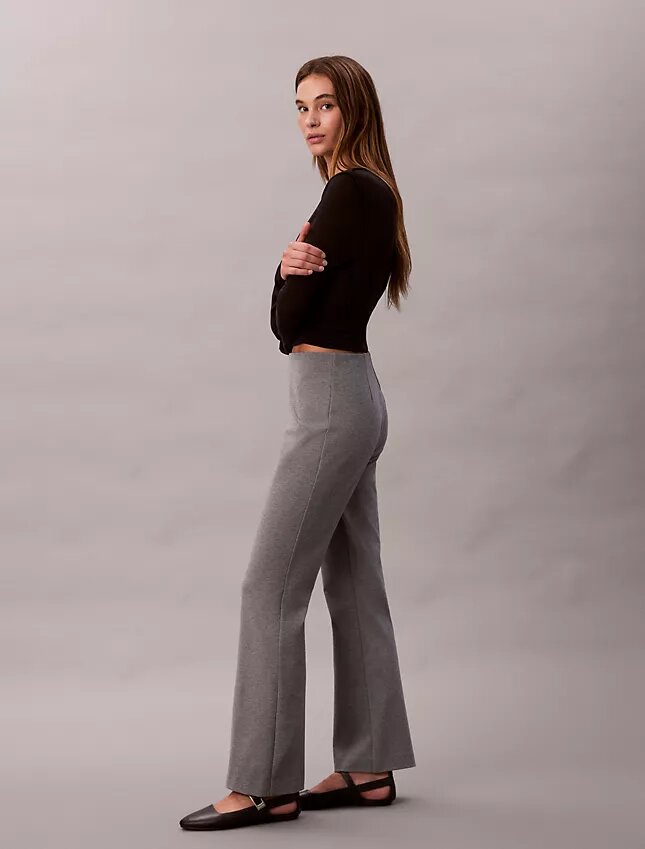 Pantalones acampanados ajustados de ponte Pantalones acampanados ajustados de ponte