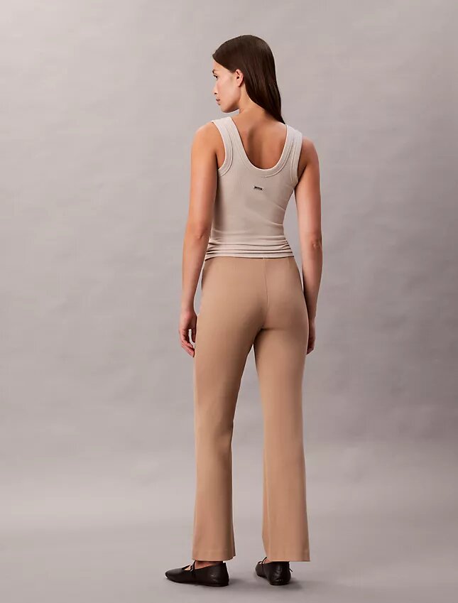 Pantalones acampanados ajustados de ponte Pantalones acampanados ajustados de ponte