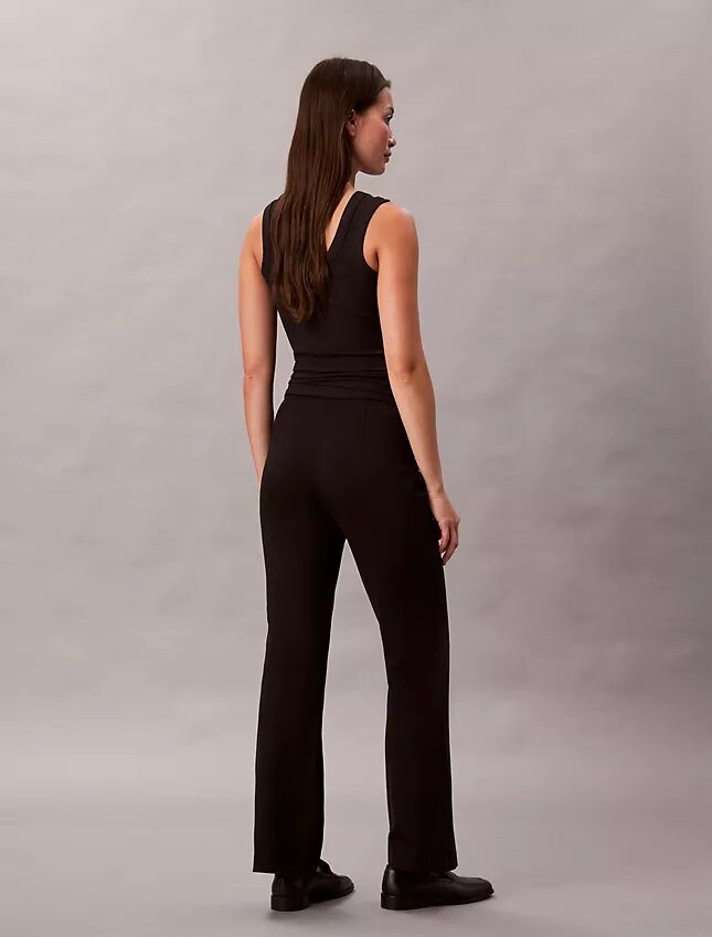Pantalones acampanados ajustados de ponte Pantalones acampanados ajustados de ponte