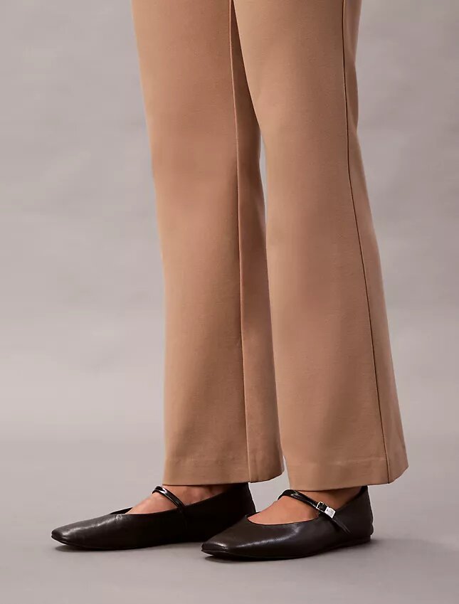 Pantalones acampanados ajustados de ponte Pantalones acampanados ajustados de ponte