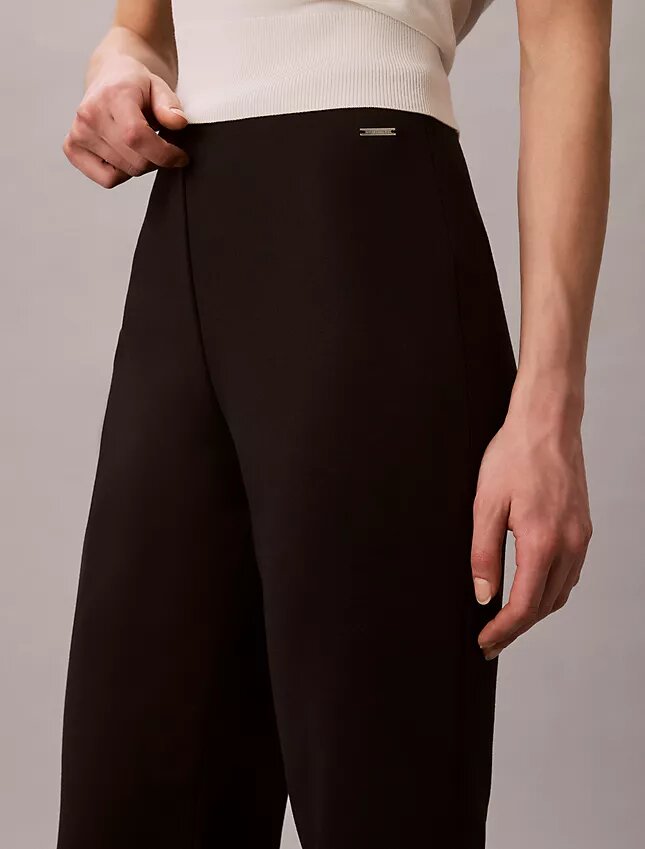 Pantalones acampanados cortos de ponte Pantalones acampanados cortos de ponte