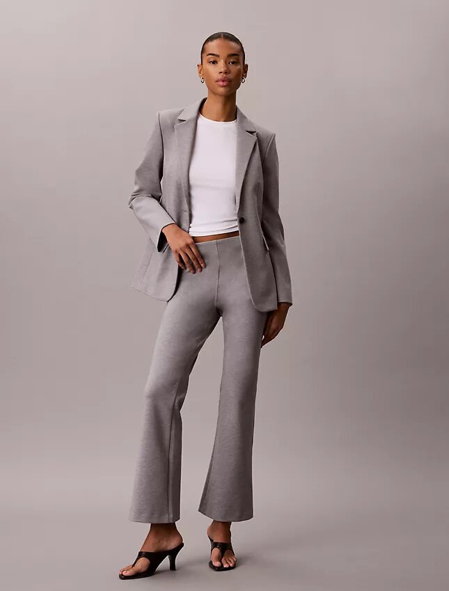 Pantalones acampanados de ponte Pantalones acampanados de ponte