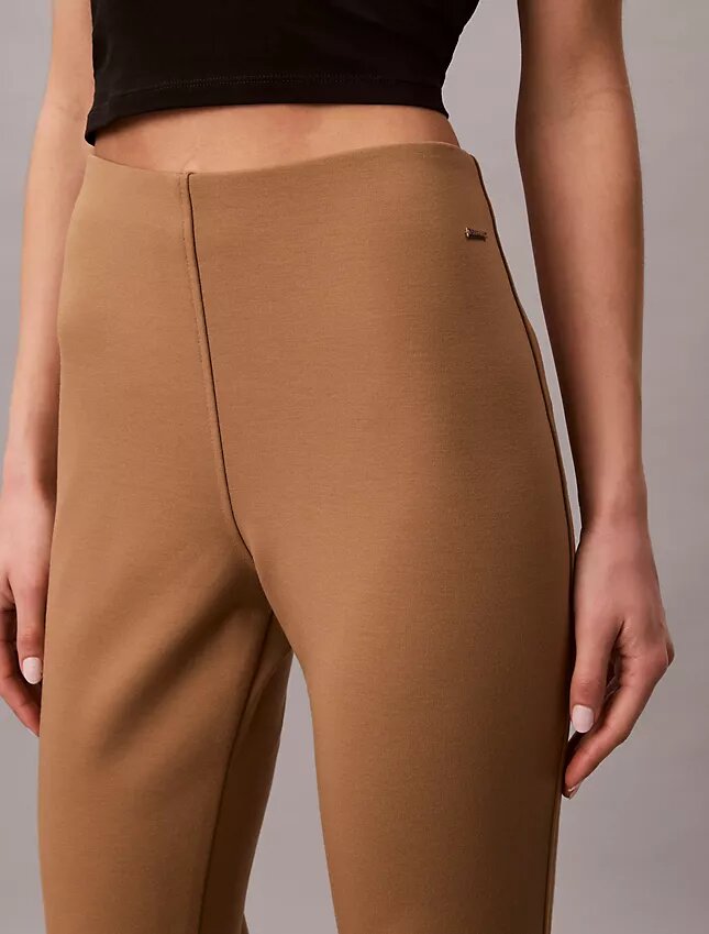 Pantalones acampanados de ponte Pantalones acampanados de ponte