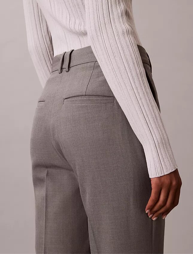 Pantalones acampanados entallados Pantalones acampanados entallados