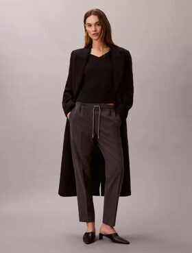 Pantalones ajustados a la tobillera con rayas y cordón