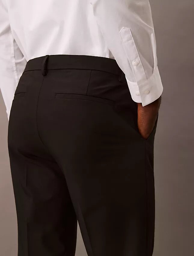 Pantalones ajustados elásticos refinados Pantalones ajustados elásticos refinados