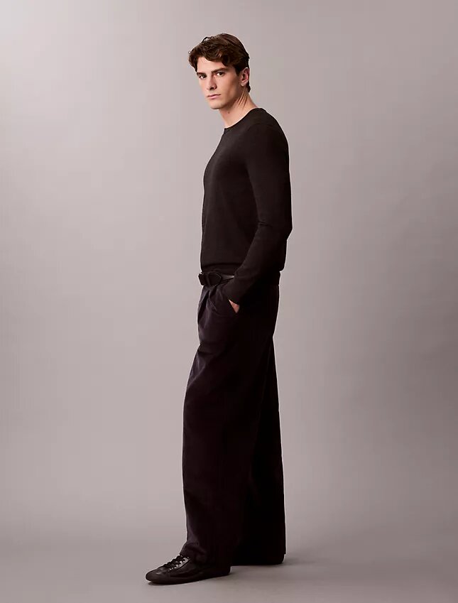 Pantalones anchos de pana con pliegues Pantalones anchos de pana con pliegues