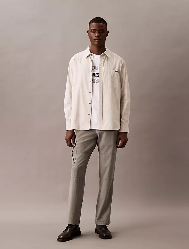 Pantalones cargo de pierna recta lavados a la máquina en mezcla de lyocell Pantalones cargo de pierna recta lavados a la máquina en mezcla de lyocell