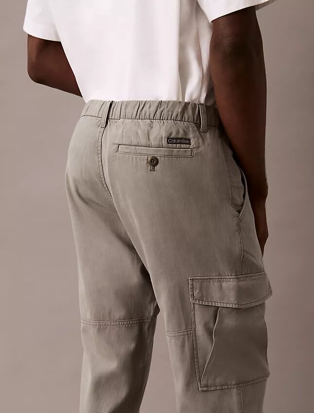Pantalones cargo de pierna recta lavados a la máquina en mezcla de lyocell Pantalones cargo de pierna recta lavados a la máquina en mezcla de lyocell
