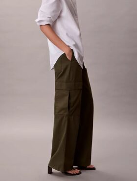 Pantalones cargo de sarga suave