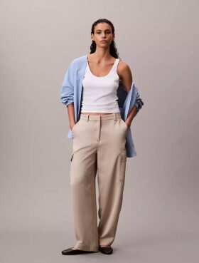 Pantalones cargo holgados de sarga de satén