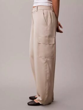 Pantalones cargo holgados de sarga de satén