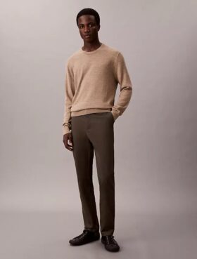 Pantalones chinos ajustados de satén de algodón