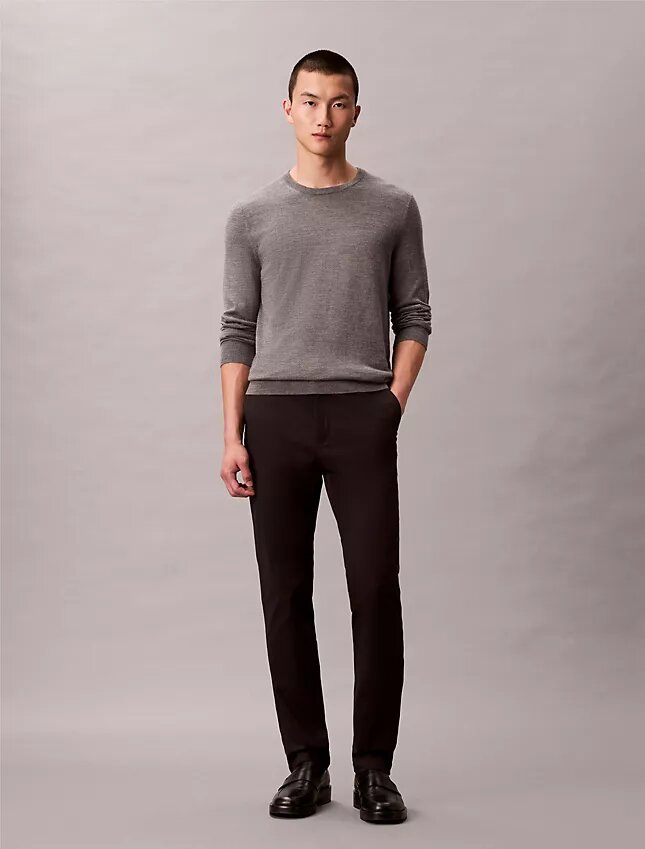 Pantalones chinos ajustados de satén de algodón Pantalones chinos ajustados de satén de algodón