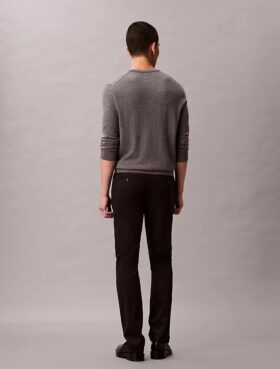 Pantalones chinos ajustados de satén de algodón