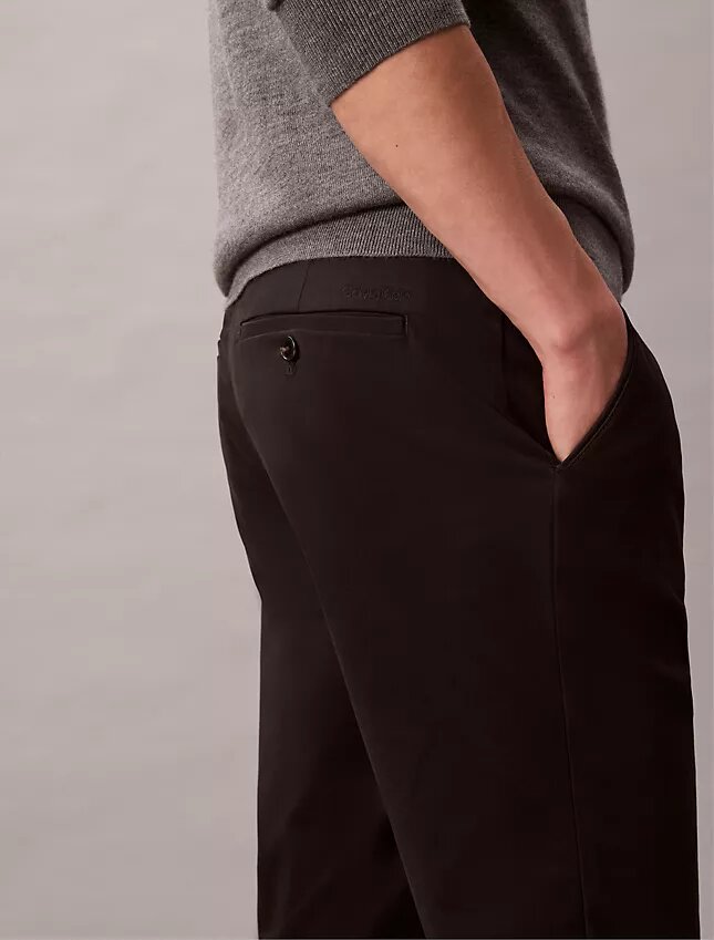 Pantalones chinos ajustados de satén de algodón Pantalones chinos ajustados de satén de algodón