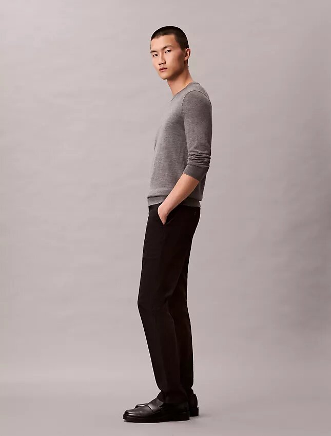 Pantalones chinos ajustados de satén de algodón Pantalones chinos ajustados de satén de algodón