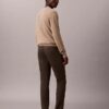 Pantalones chinos ajustados de satén de algodón