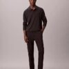 Pantalones chinos ajustados y cónicos de satén de algodón