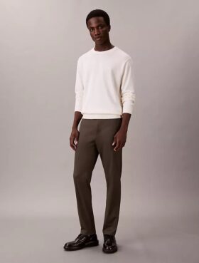 Pantalones chinos ajustados y cónicos de satén de algodón