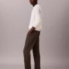 Pantalones chinos ajustados y cónicos de satén de algodón