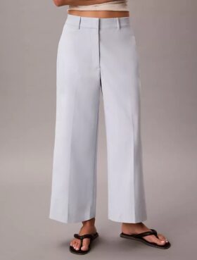 Pantalones chinos cortos de pierna ancha